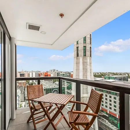 Ferienwohnung Vibrant Minimalism - City Views